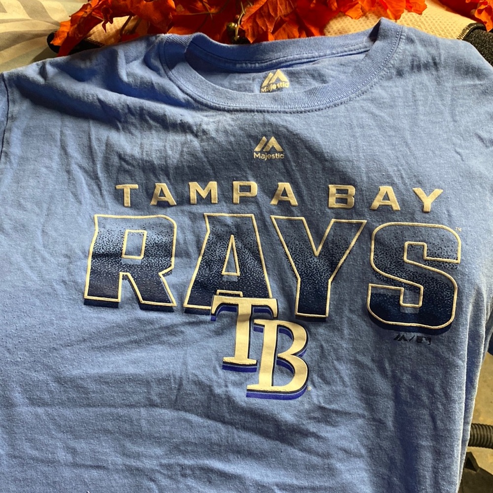 Women’s large Tampa Bay rays majestic T-shirt.
